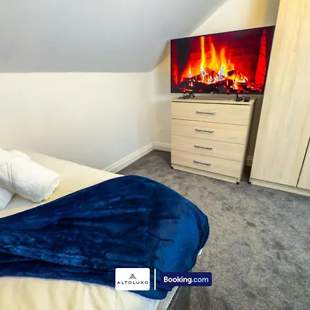 Будинок відпочинку Inactive The Purple 5br House By Altoluxoexperience Short Lets & Serviced With Free Parking Бристоль